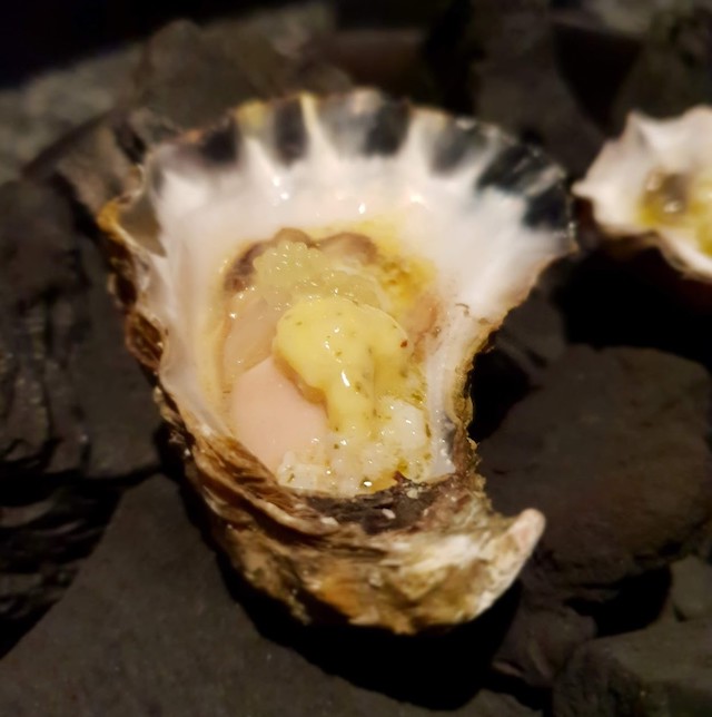 New York diner finds pearl in oyster